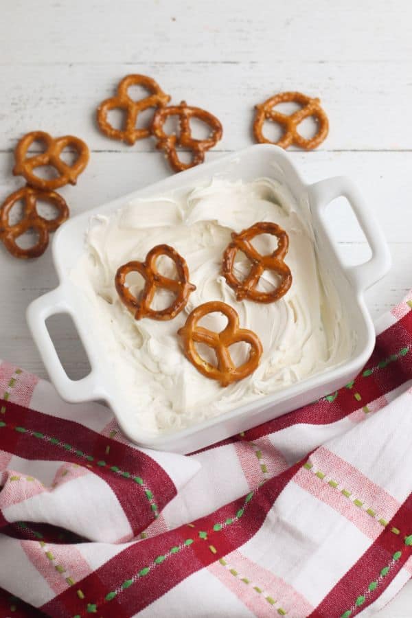 how to make a snowman gift in a jar covered pretzels