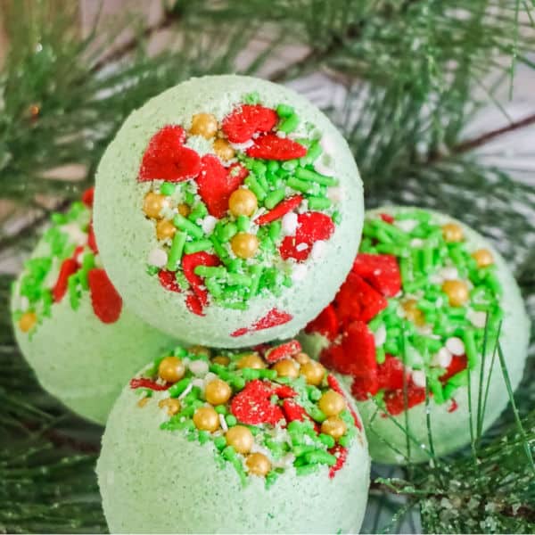 DIY Grinch bath bombs