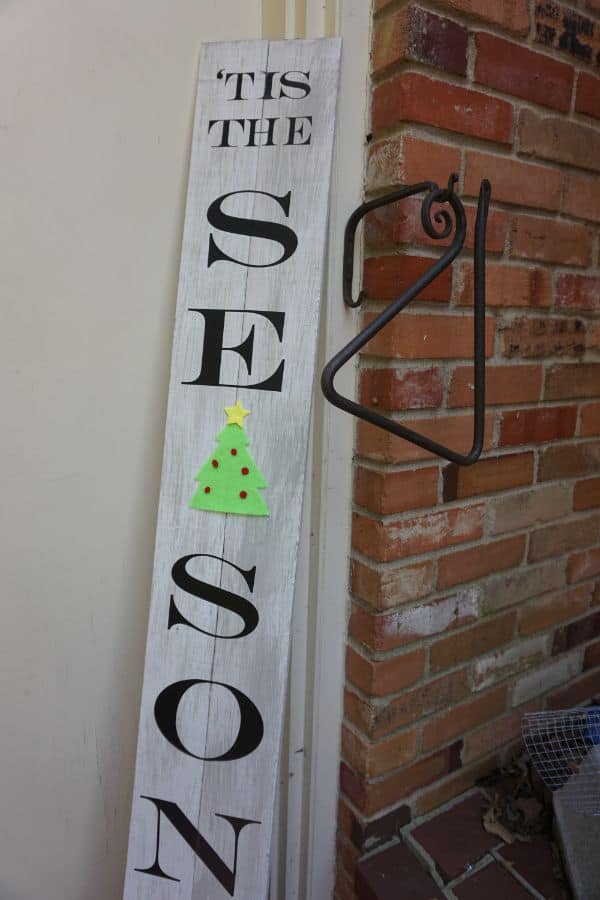 DIY Tis the Season Porch Leaner Sign