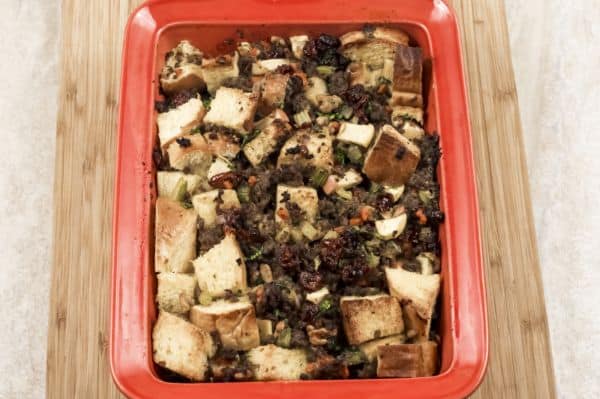 how to make Easy Cranberry Sausage Stuffing