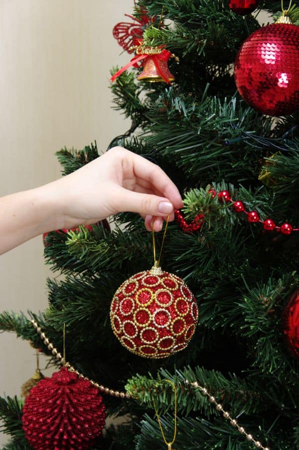 easy Christmas decorating tips and tricks