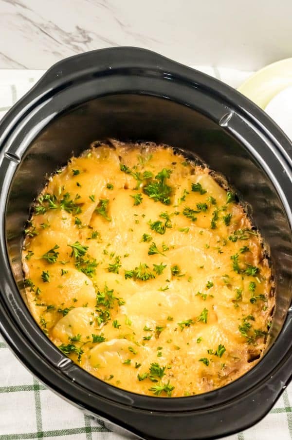 Cheesy Crock Pot Scalloped Potatoes