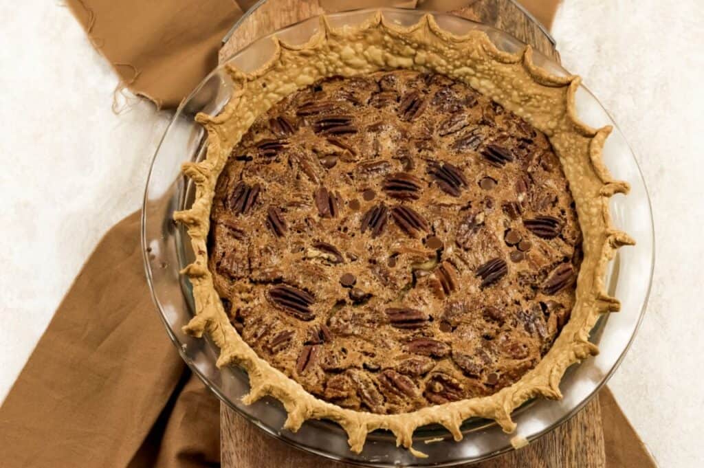 chocolate pecan pie without toppings