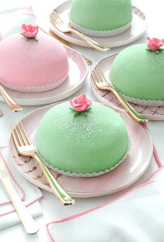 Cute green and pink Prinsesstarta cake