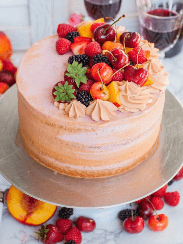 Whole sangria cake filled with berries