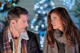 Aaron and Erica fall in love in A MAPLE VALLEY CHRISTMAS